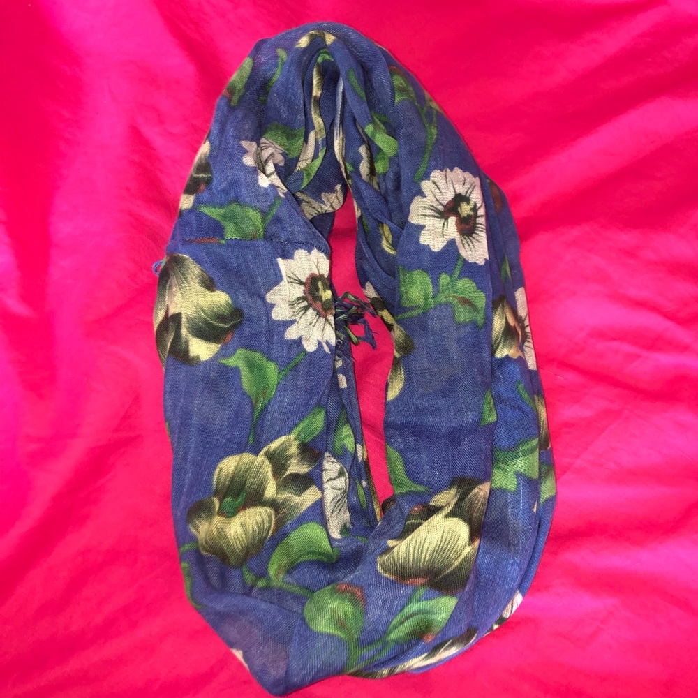 Blue flowery Infiniti scarf